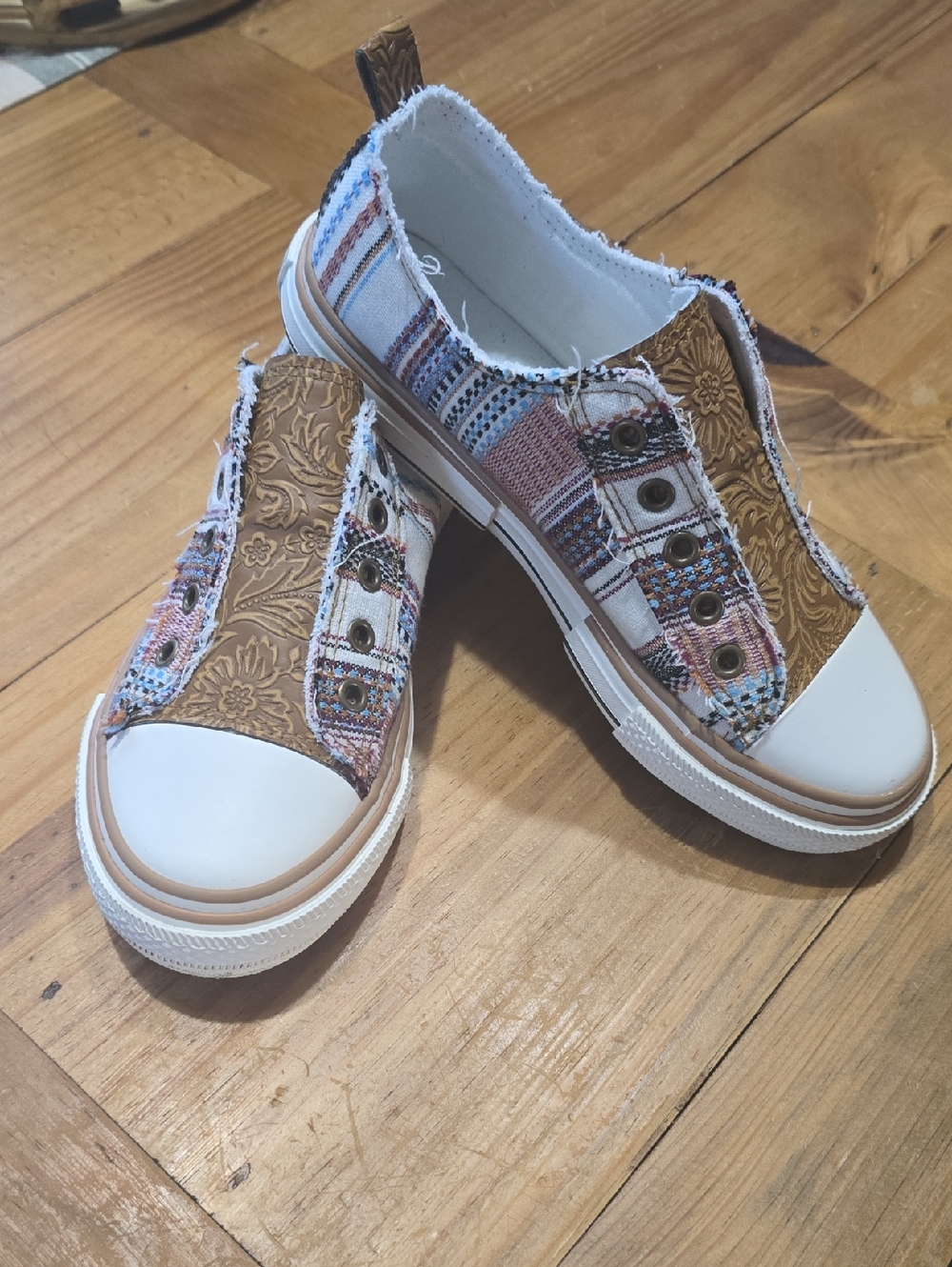 Women's Size 7 Boho Patchwork Slip-On Sneakers in Multi Color
